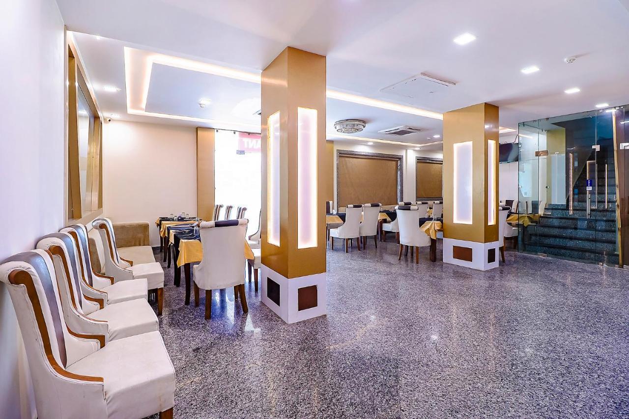 Fabhotel Swess Grand Agra  Kültér fotó
